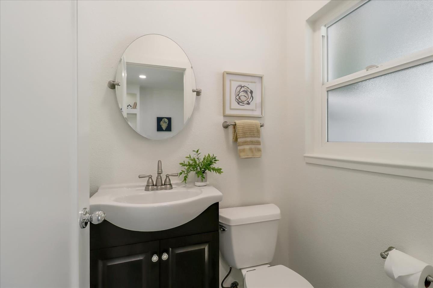 280 Dallas Drive Campbell, CA 95008 - Photo 34 of 64 a bathroom with a toilet a sink and mirror