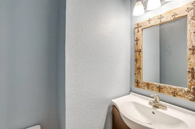 $369,900 | 1327 Hemphill Drive, Cleburne, TX 76033