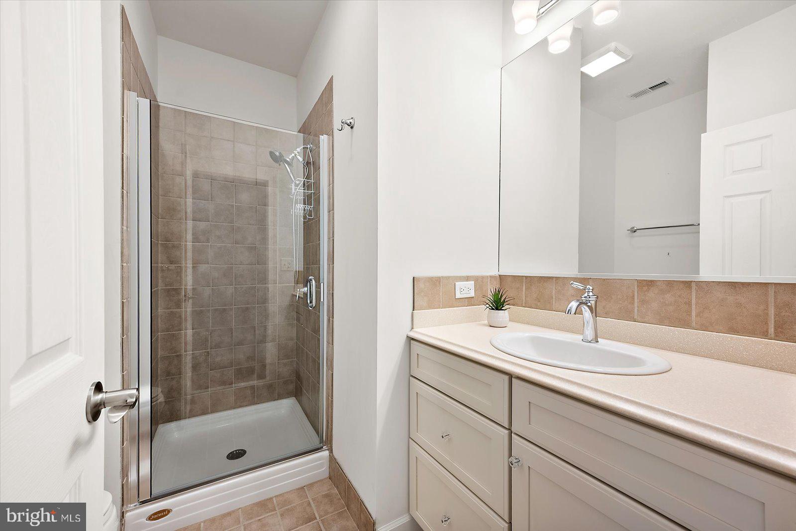 101 Mumford Landing Road Ocean Pines, MD 21811 - Photo 61 of 135 EnSuite Bathroom - main level 2nd Bathroom