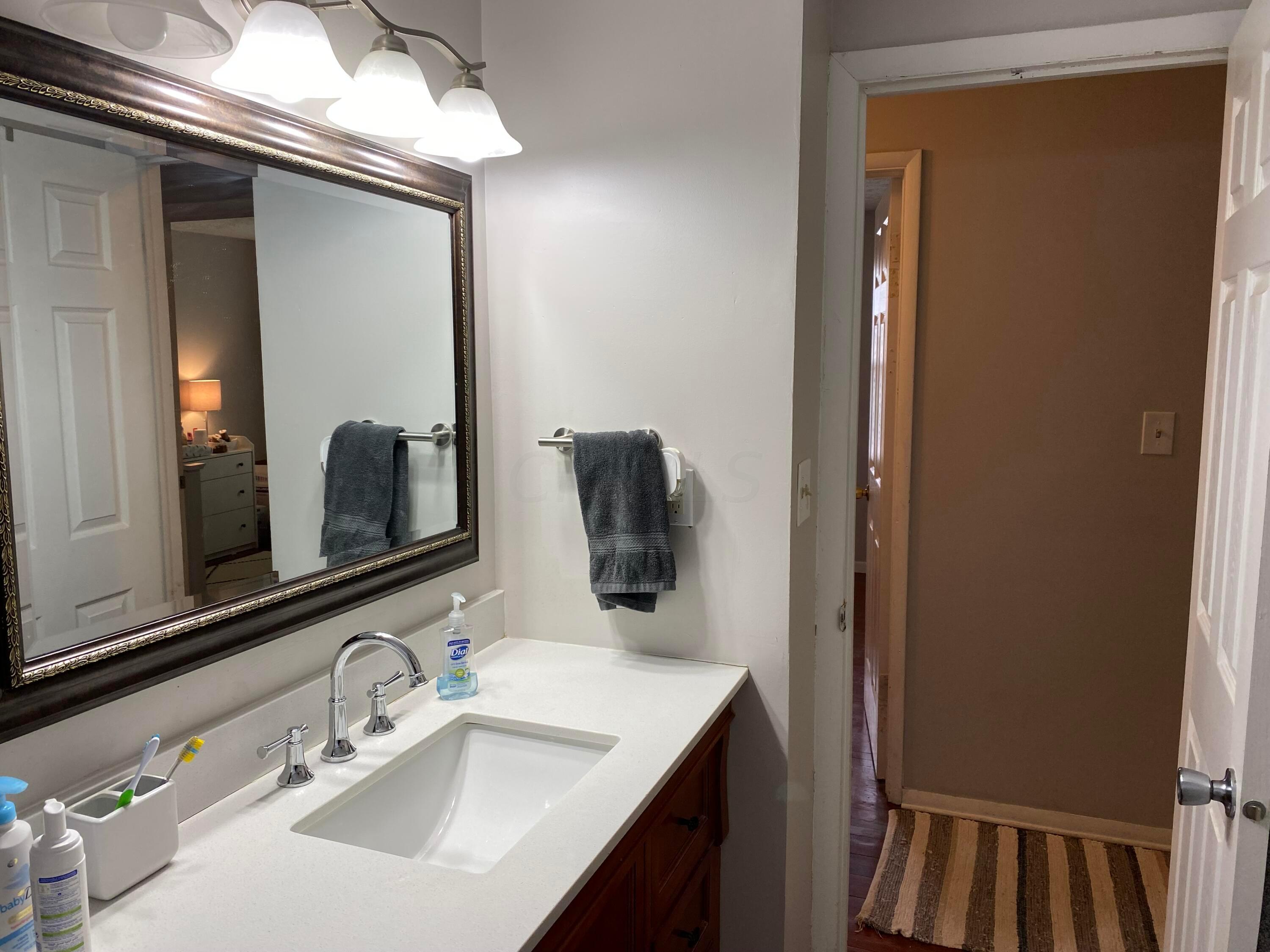 2130 Case Road Columbus, OH 43224 - Photo 25 of 39 25 - Main Bath - 2