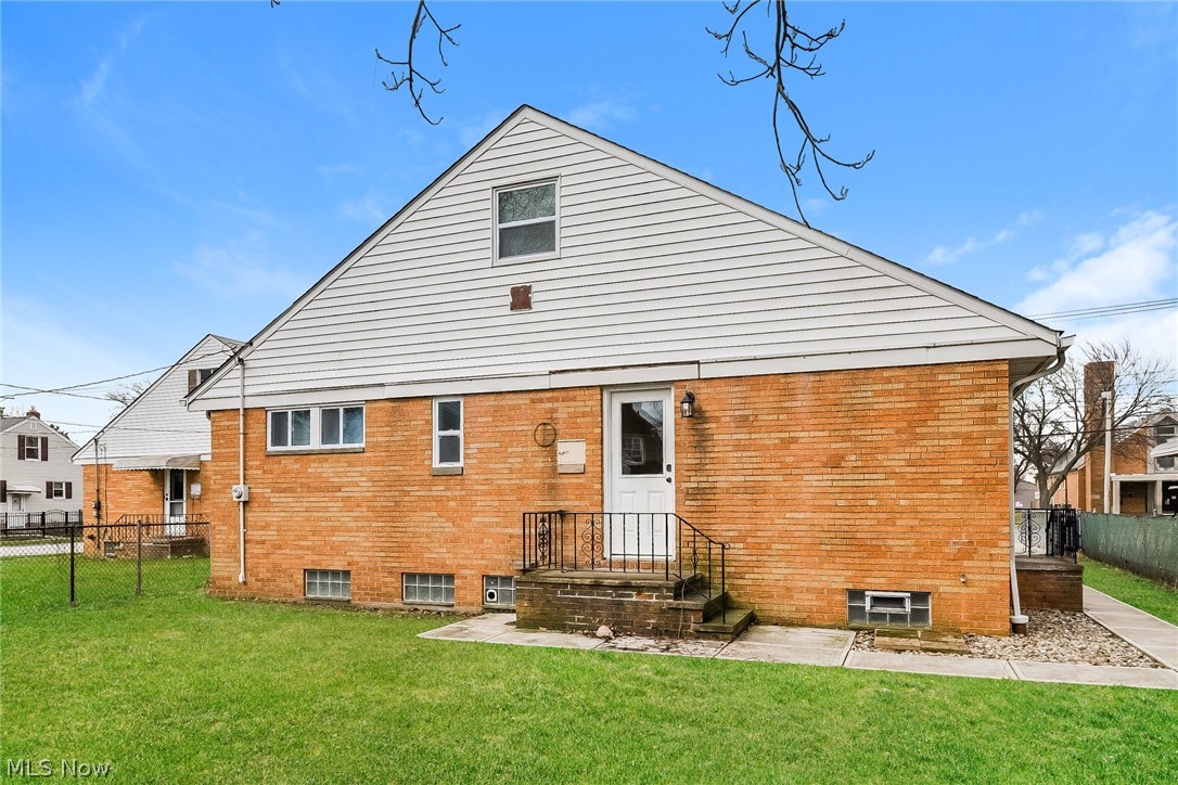 15114 Triskett Road Cleveland, OH 44111 - Photo 18 of 39