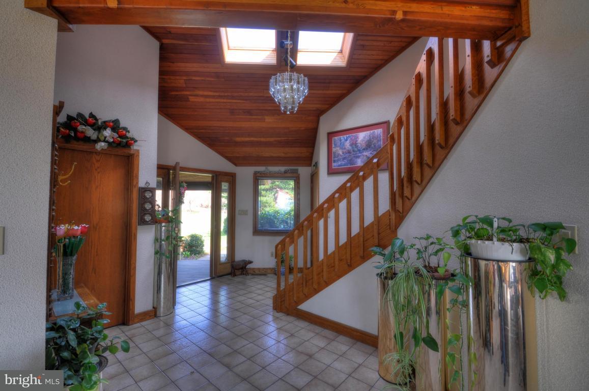 891 Wegman Road Reading, PA 19606 - Photo 2 of 19