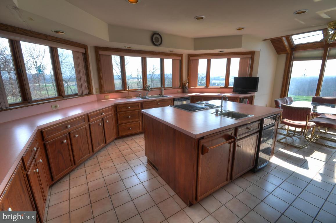 891 Wegman Road Reading, PA 19606 - Photo 8 of 19