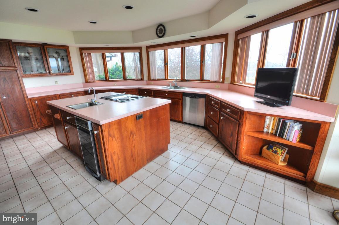 891 Wegman Road Reading, PA 19606 - Photo 9 of 19