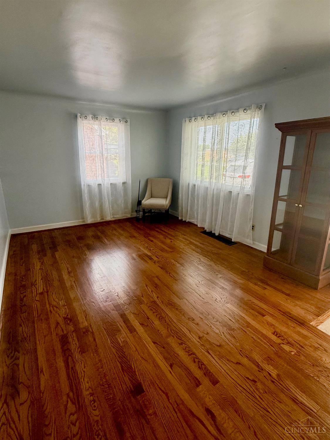 3177 Ebenezer Road Cincinnati, OH 45248 - Photo 4 of 32