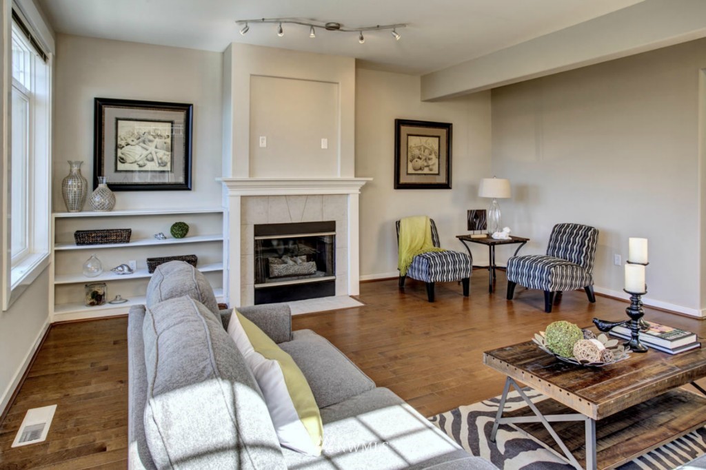 23300 Southeast Black Nugget Road, Unit J6 Issaquah, WA 98029 - Photo 3 of 22