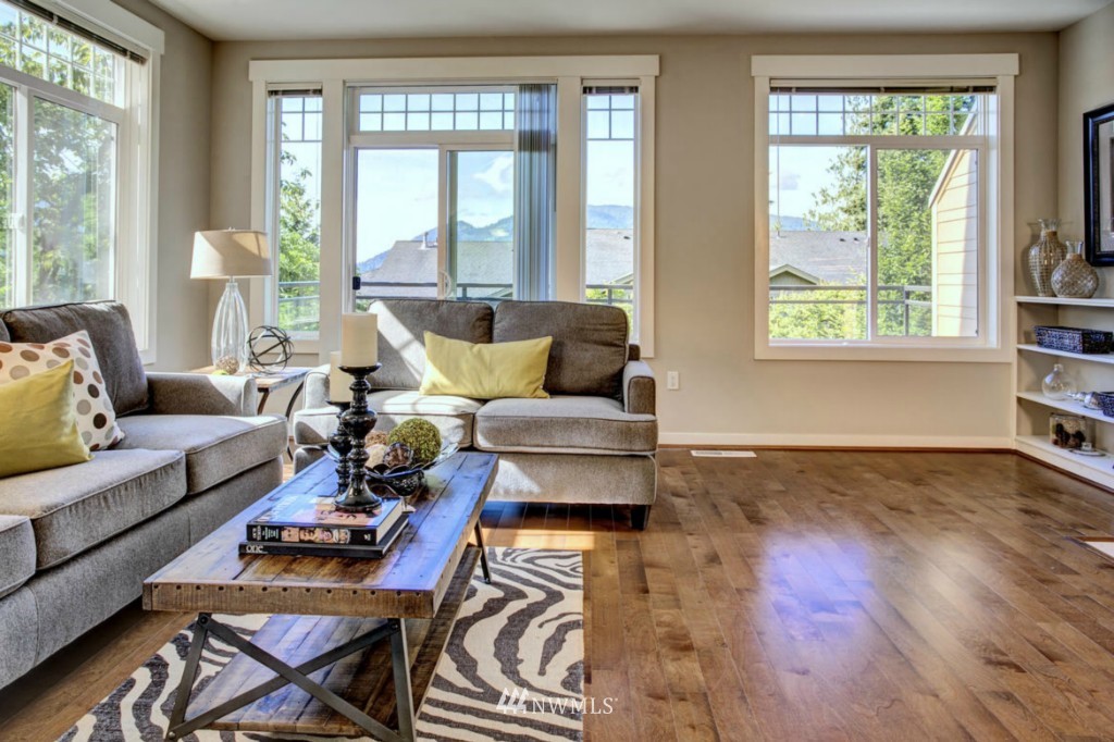 23300 Southeast Black Nugget Road, Unit J6 Issaquah, WA 98029 - Photo 4 of 22