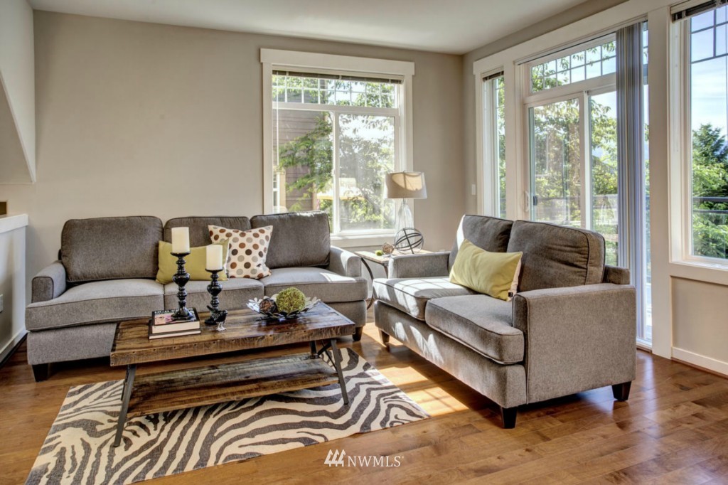 23300 Southeast Black Nugget Road, Unit J6 Issaquah, WA 98029 - Photo 5 of 22