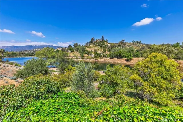 $869,000 | 40057 South Shore Drive, Fallbrook, CA 92028