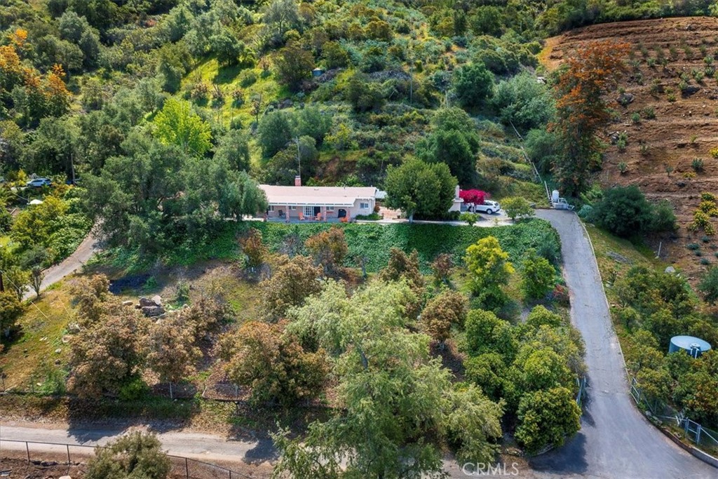 40057 South Shore Drive Fallbrook, CA 92028 - Photo 32 of 53 an aerial view of a house with a yard