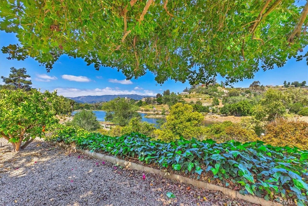 40057 South Shore Drive Fallbrook, CA 92028 - Photo 36 of 53