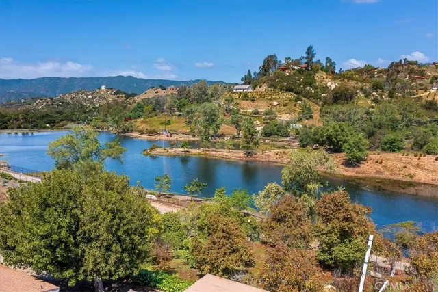 $869,000 | 40057 South Shore Drive, Fallbrook, CA 92028