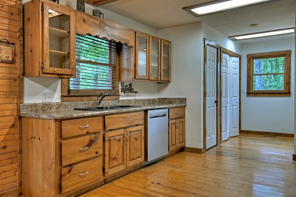 377 Dogwood Way Blue Ridge, GA 30513 - Photo 11 of 37 Gallery Image 11
