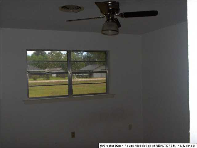 9473 Lockhart Road Denham Springs, LA 70726 - Photo 7 of 10 Gallery Image 7