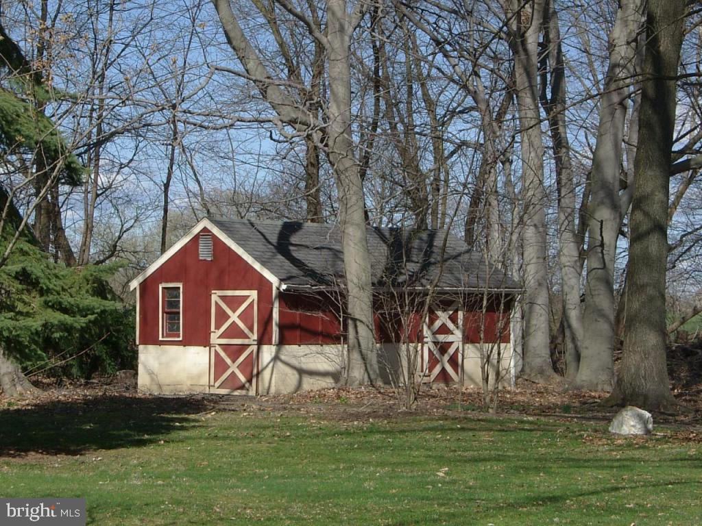 1419 Lampeter Road Lancaster, PA 17602 - Photo 6 of 8 Gallery Image 6
