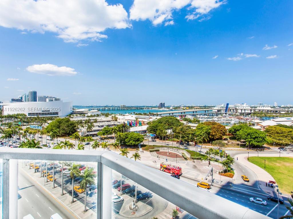 244 Biscayne Boulevard, Unit 1802 Miami, FL 33132 - Photo 6 of 14 a city view