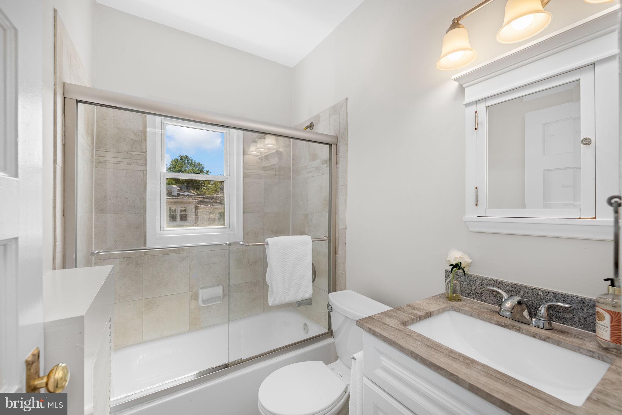 3810 Beecher Street Northwest Washington, DC 20007 - Photo 22 of 40 Full Bathroom