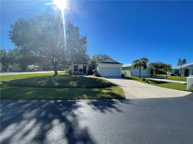 $2,400 | 865 10th Drive, Vero Beach, FL 32960