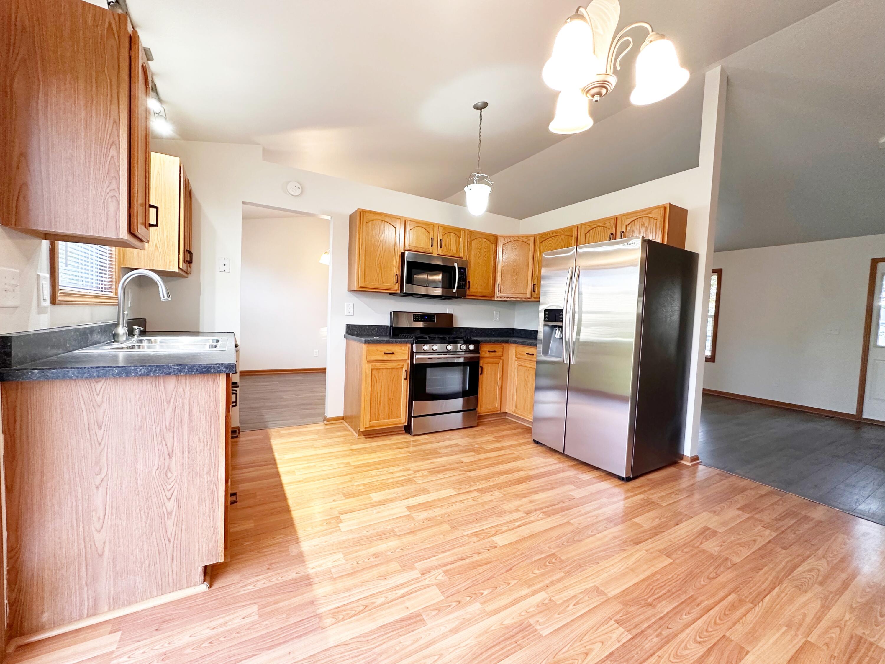 12379 Spencer Place Crown Point, IN 46307 - Photo 5 of 28 3000x2250