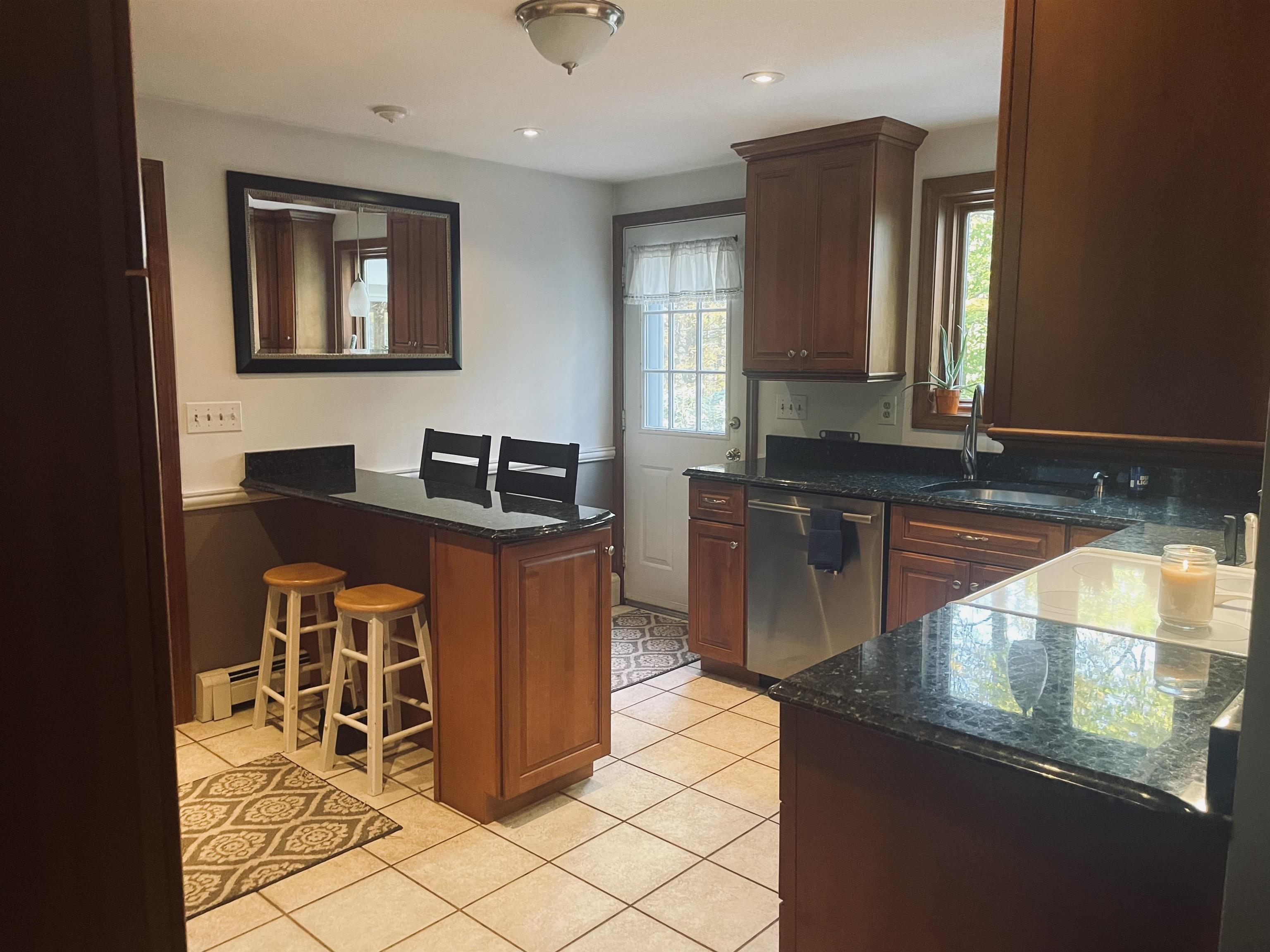 20 Hooke Road Fremont, NH 03044 - Photo 2 of 24