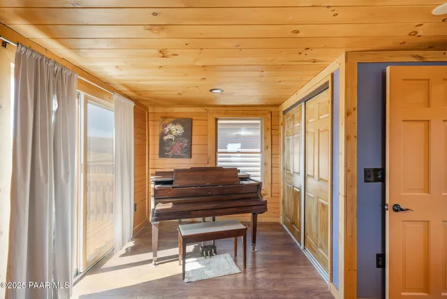 $882,000 | 8807 South Fipsila Circle, Skull Valley, AZ 86338