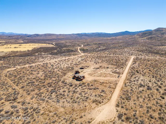 $882,000 | 8807 South Fipsila Circle, Skull Valley, AZ 86338