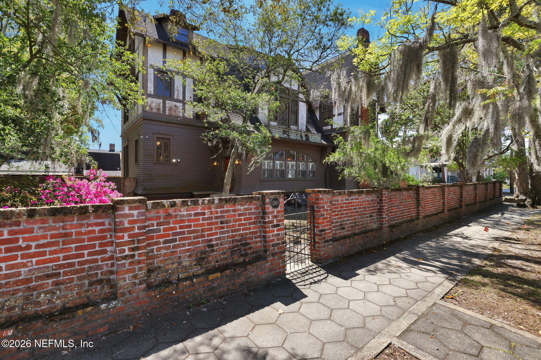 2160 Oak Street Jacksonville, FL 32204 - Photo 4 of 143 6-web-or-mls-036A6875