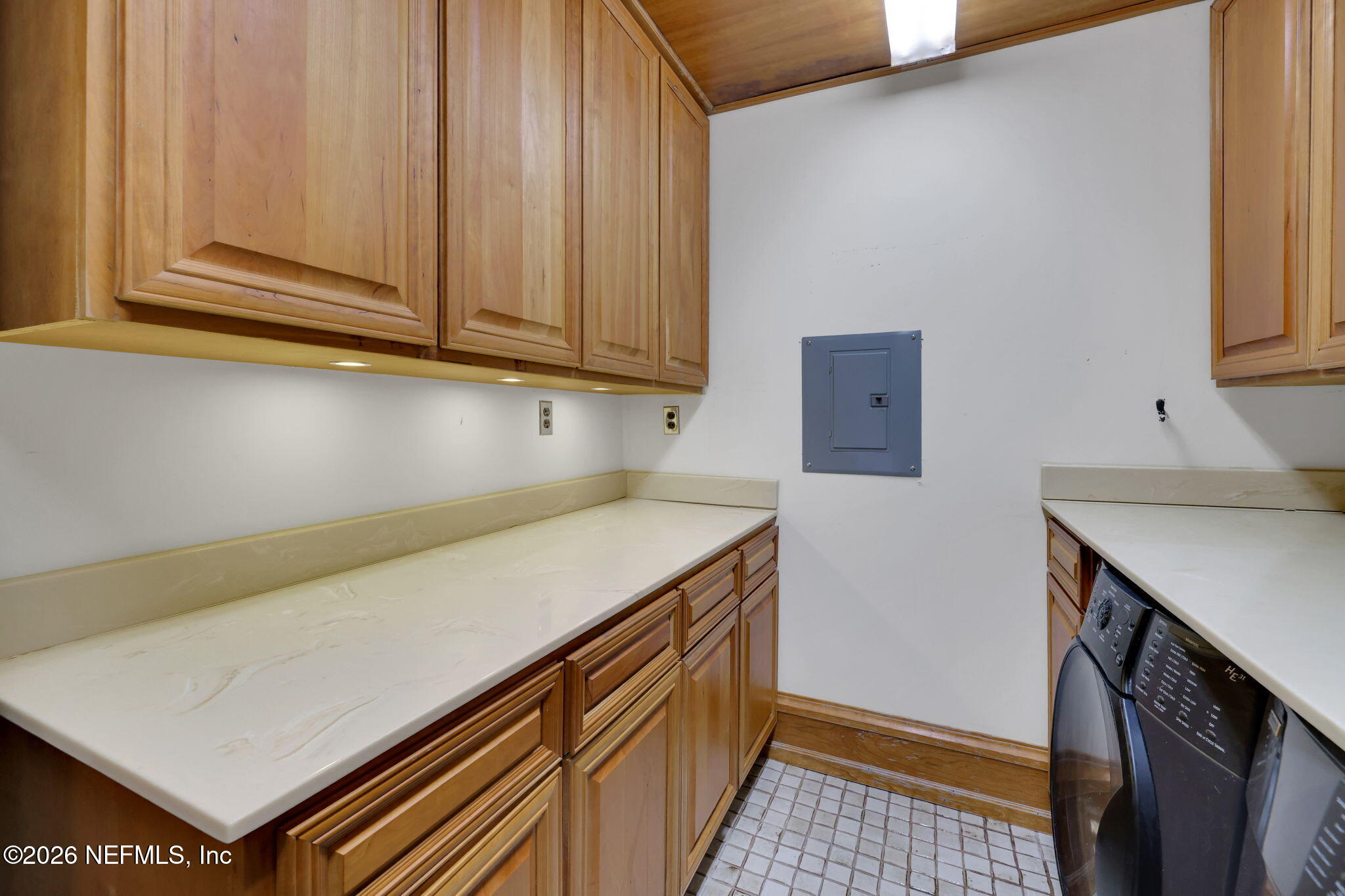 2160 Oak Street Jacksonville, FL 32204 - Photo 72 of 143 a utility room with dryer and washer