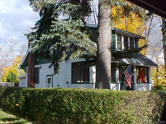 72 Waterstone Road Greenwood Lake, NY 10925 - Photo 4 of 4 View of front of home
