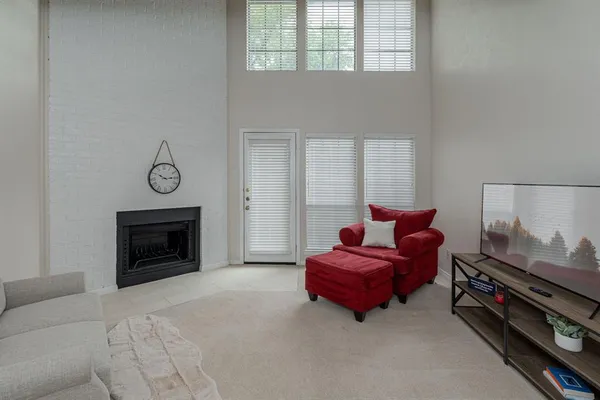 $1,799 | 9910 Royal Lane, Unit 1101, Dallas, TX 75231