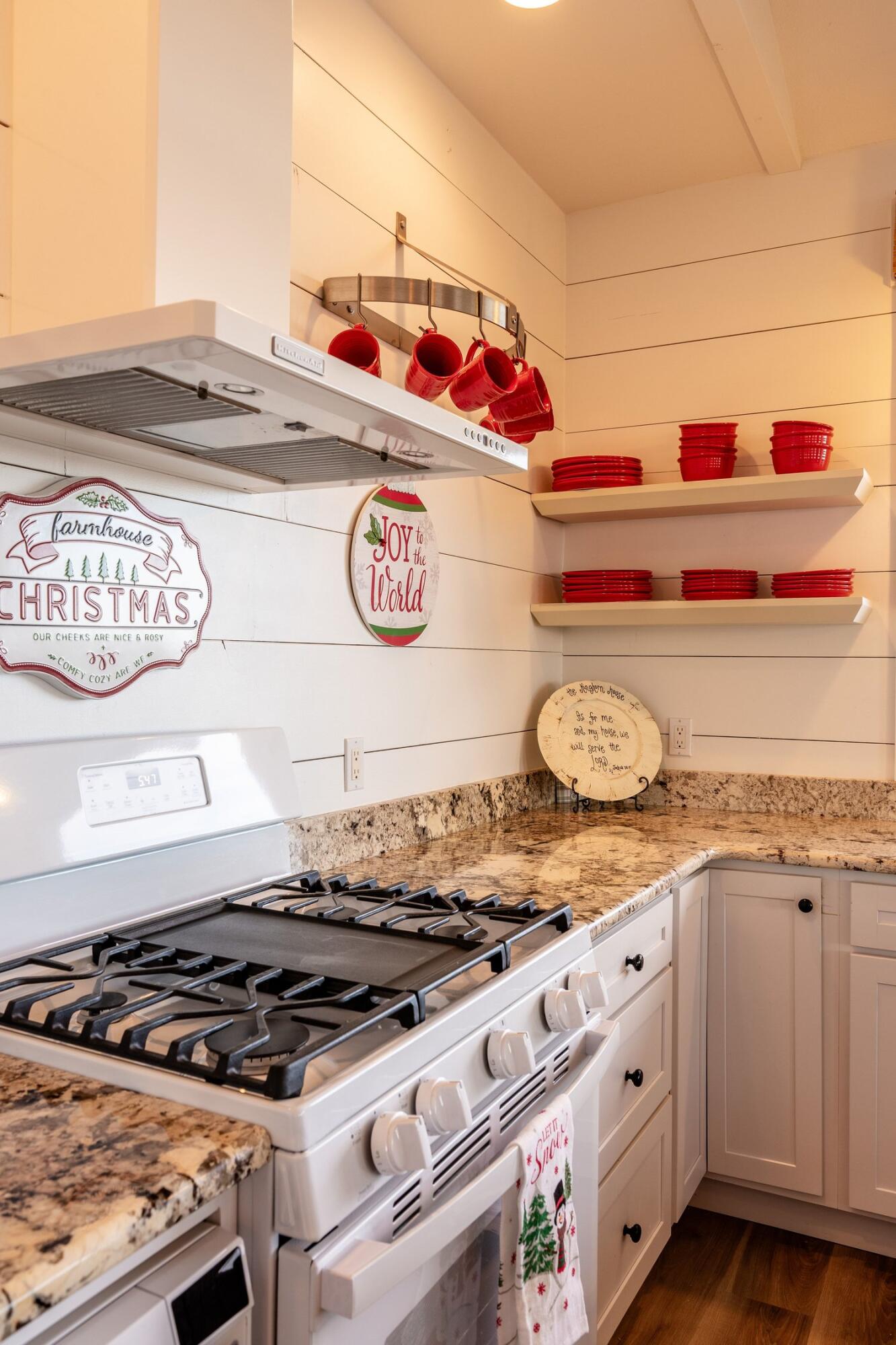 105 Lake Desmet Road Buffalo, WY 82834 - Photo 13 of 84 013_dsc_5726-hdr_520