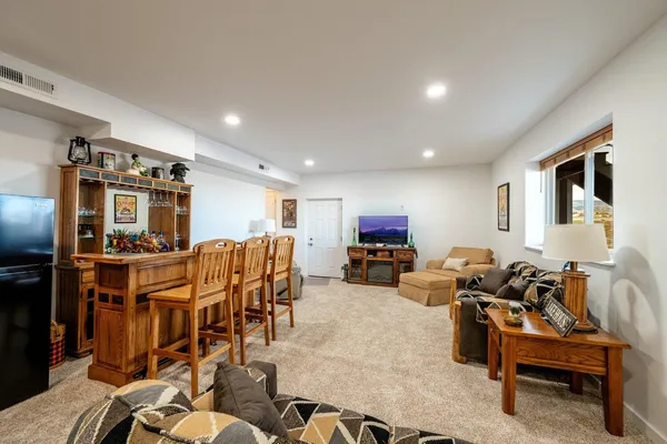 $1,400,000 | 105 Lake Desmet Road, Buffalo, WY 82834