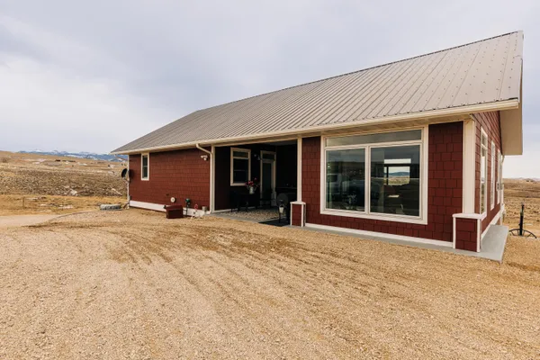 $1,400,000 | 105 Lake Desmet Road, Buffalo, WY 82834