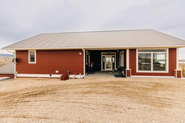 $1,400,000 | 105 Lake Desmet Road, Buffalo, WY 82834