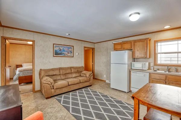 $1,400,000 | 105 Lake Desmet Road, Buffalo, WY 82834
