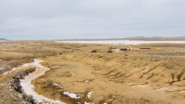 $1,400,000 | 105 Lake Desmet Road, Buffalo, WY 82834
