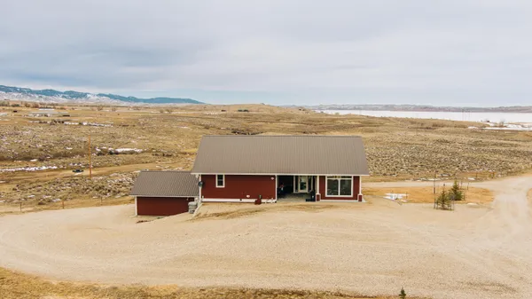 $1,400,000 | 105 Lake Desmet Road, Buffalo, WY 82834