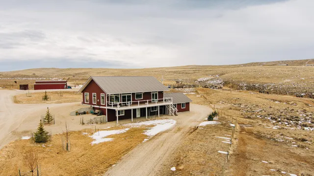 $1,400,000 | 105 Lake Desmet Road, Buffalo, WY 82834