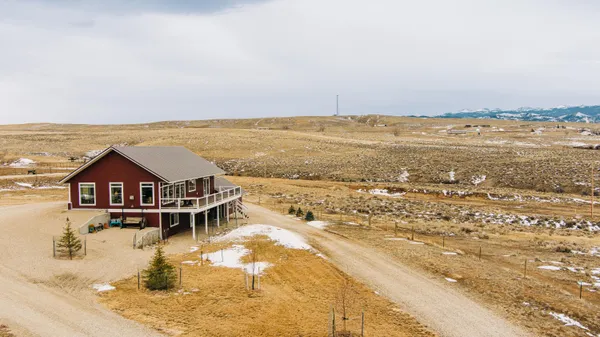 $1,400,000 | 105 Lake Desmet Road, Buffalo, WY 82834