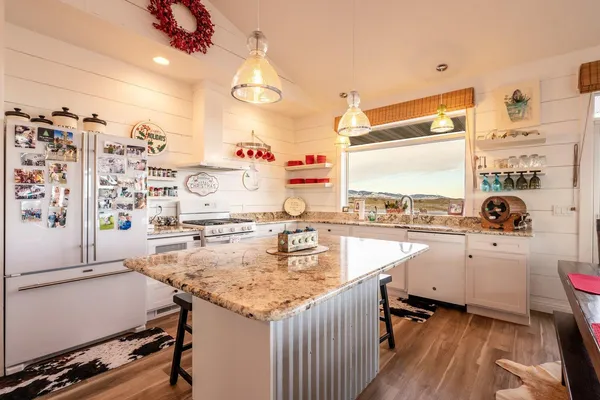 $1,400,000 | 105 Lake Desmet Road, Buffalo, WY 82834