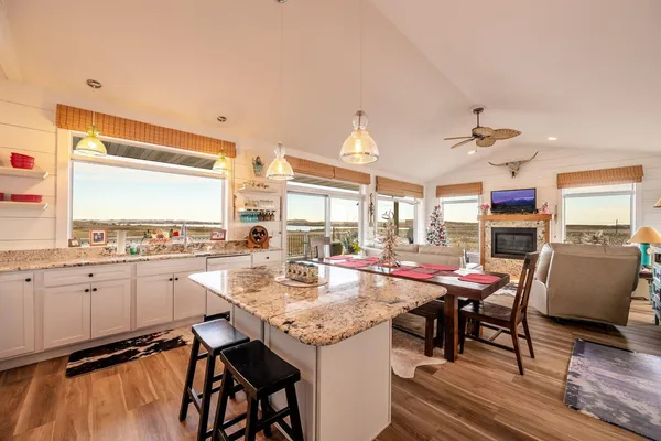 $1,400,000 | 105 Lake Desmet Road, Buffalo, WY 82834