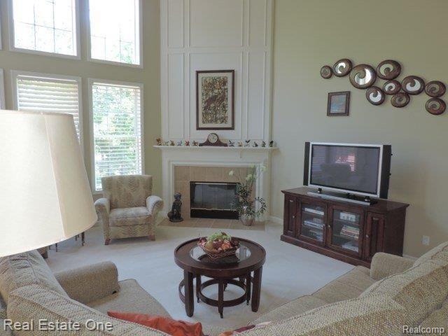 5901 Stonehaven Boulevard Rochester, MI 48306 - Photo 15 of 25 Gas fireplace