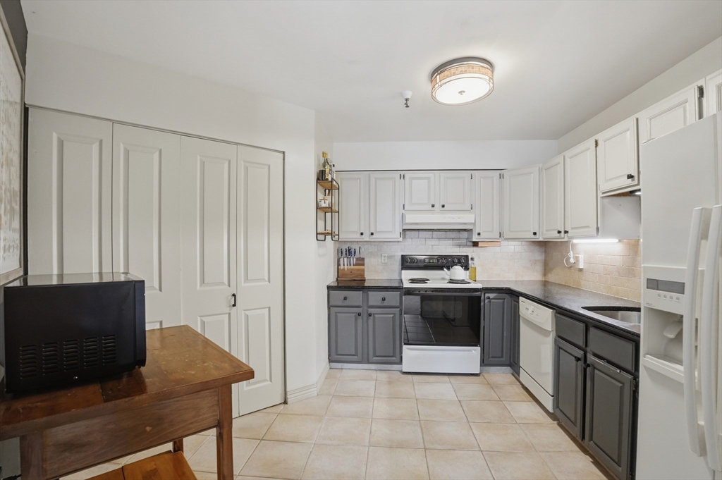 235 State Street, Unit 502 Springfield, MA 01103 - Photo 17 of 38