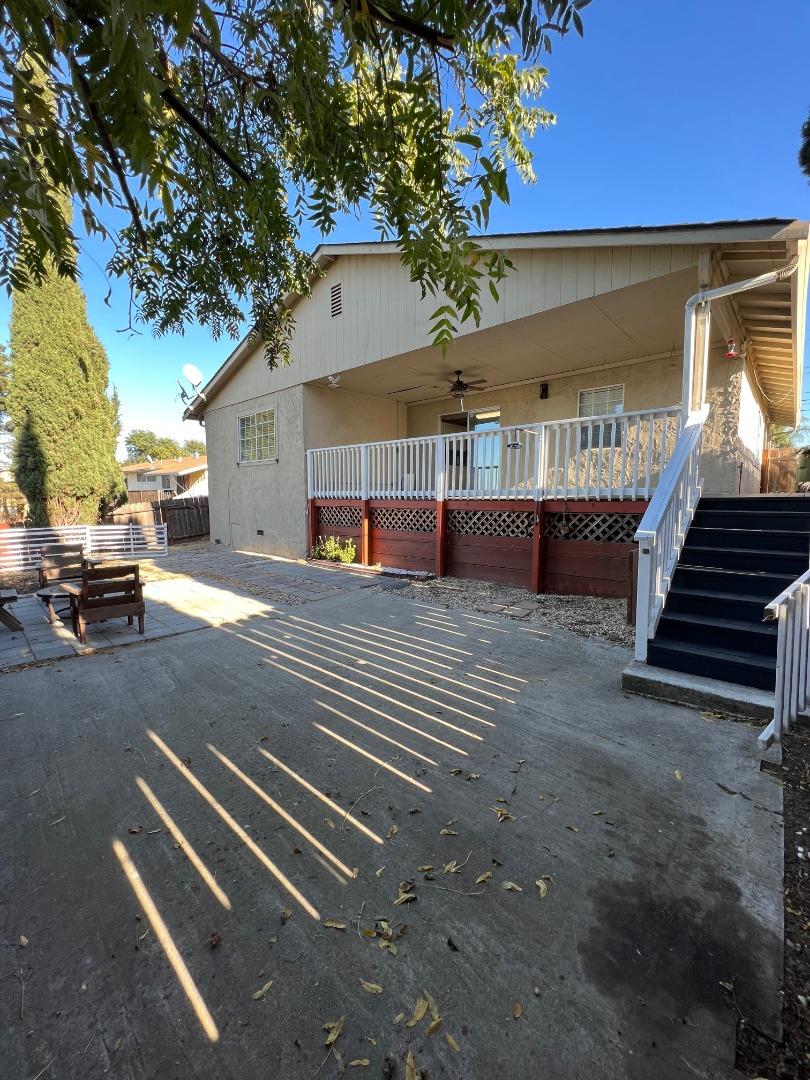 2829 Hilltop Road Concord, CA 94520 - Photo 19 of 20 a view of outdoor space and deck