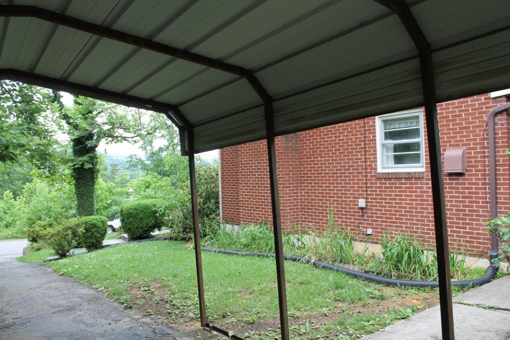 3236 Rasmont Road Roanoke, VA 24018 - Photo 17 of 22 IMG_3971