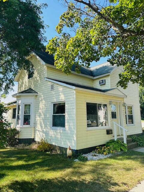 253 West Stimson Avenue Reed City, MI 49677 - Photo 3 of 23 IMG_1427