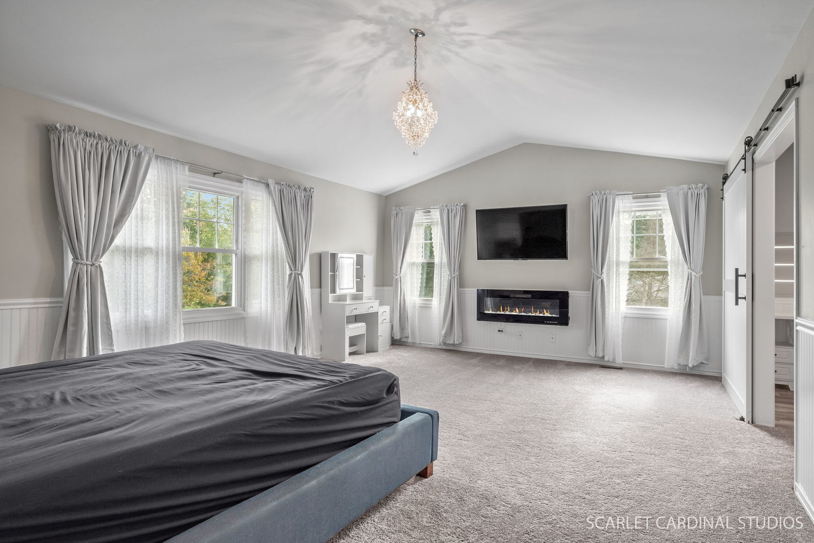 12N619 Jackson Drive Elgin, IL 60124 - Photo 21 of 50 a spacious bedroom with a bed and a television