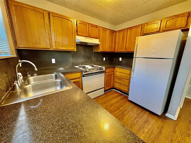 $1,195 | 1407 Courtney Place, Unit B, Cleburne, TX 76033