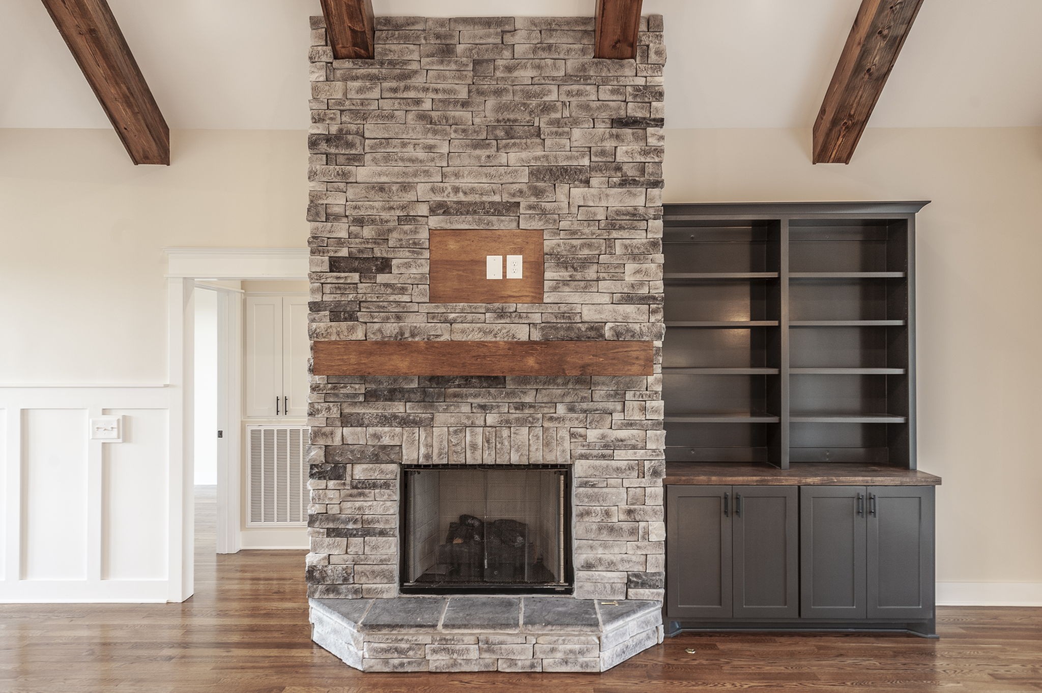 1060 Millbrook Way Gallatin, TN 37066 - Photo 17 of 79 a living room with a fireplace