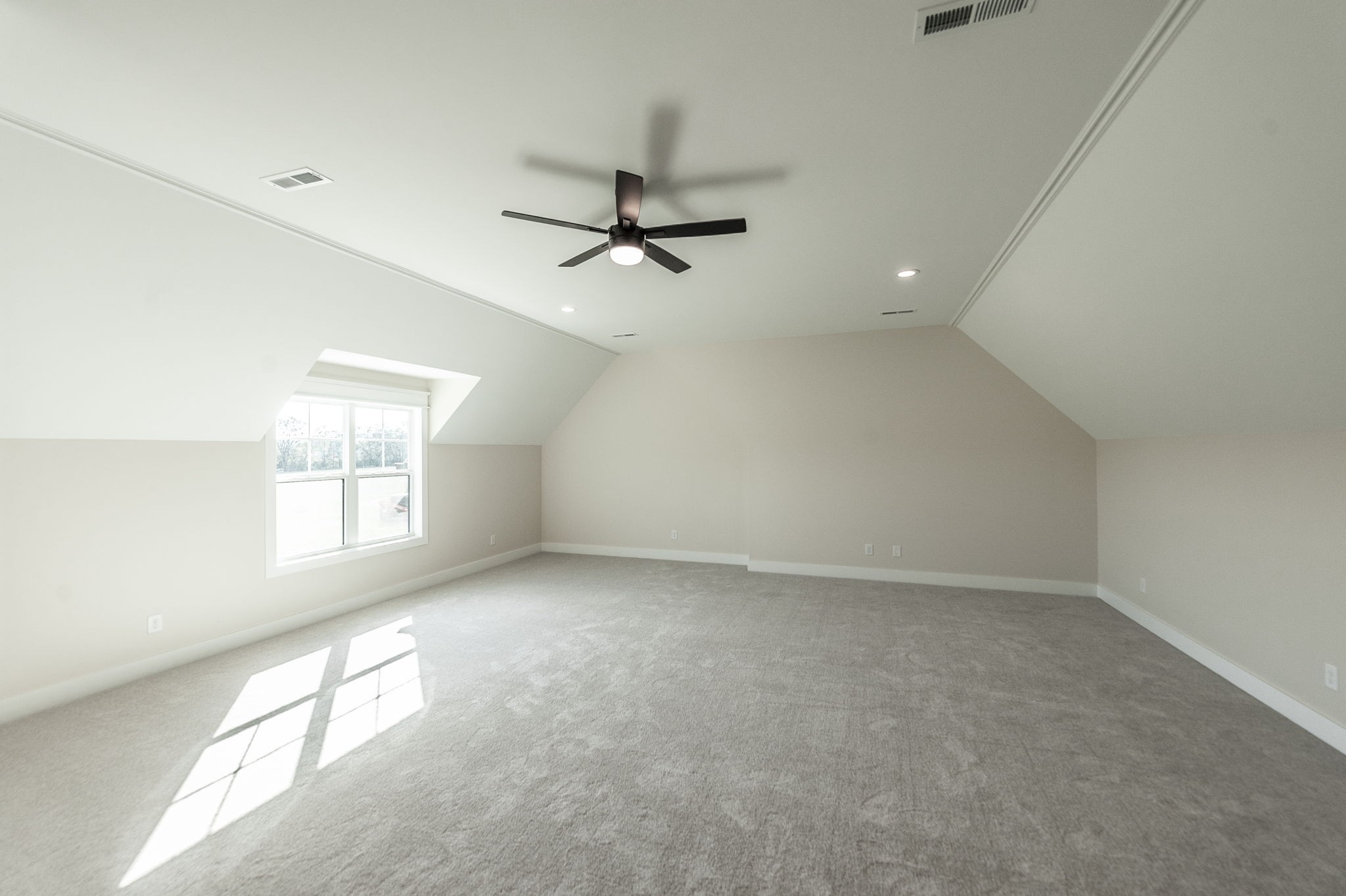 1060 Millbrook Way Gallatin, TN 37066 - Photo 58 of 79 an empty room with windows and fan